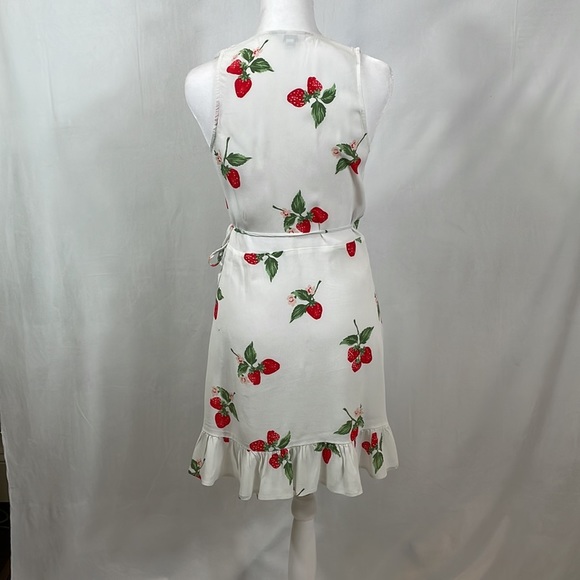 Rails Dress Size XS Wrap Front Strawberry Print - Picture 5 of 14